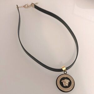 Elegant Black and Gold Pendant Necklace